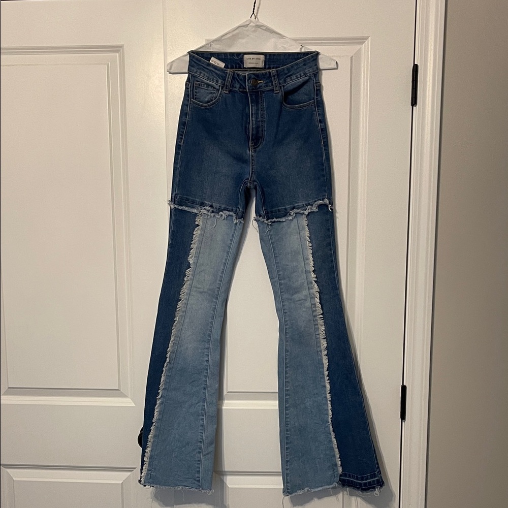 Chic Two-Tone Flare Jeans